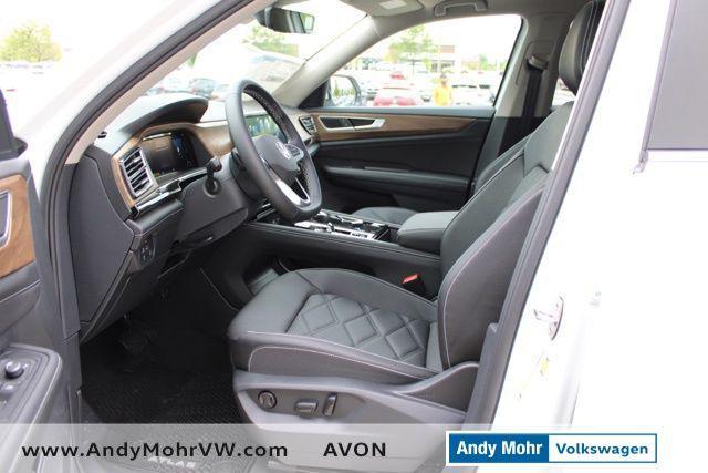 new 2025 Volkswagen Atlas car, priced at $44,084