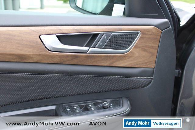 new 2025 Volkswagen Atlas car, priced at $45,680