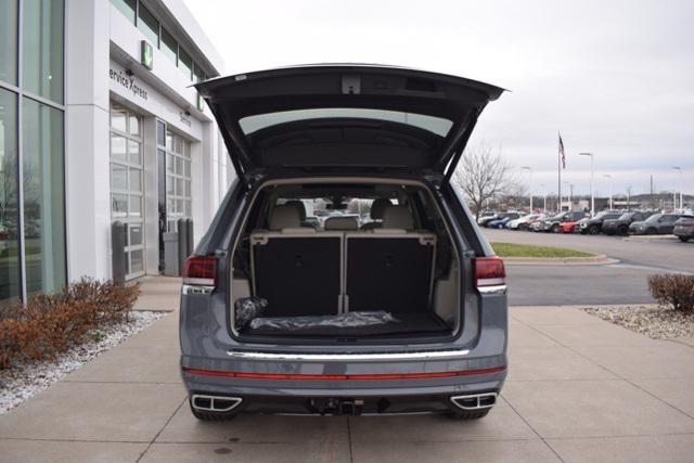 new 2025 Volkswagen Atlas car, priced at $53,182