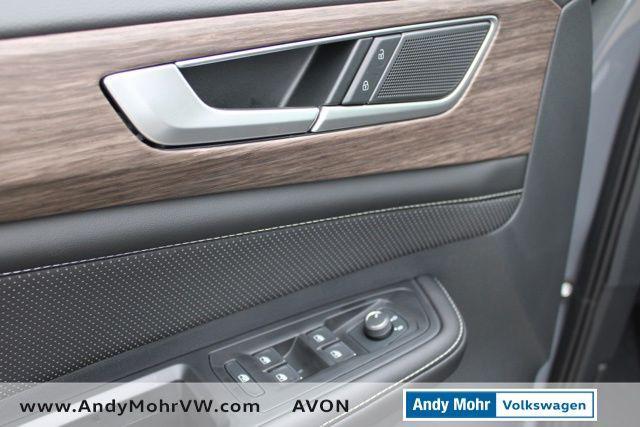 new 2025 Volkswagen Atlas car, priced at $47,593