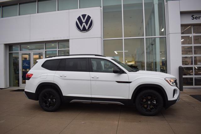 new 2024 Volkswagen Atlas car, priced at $43,103