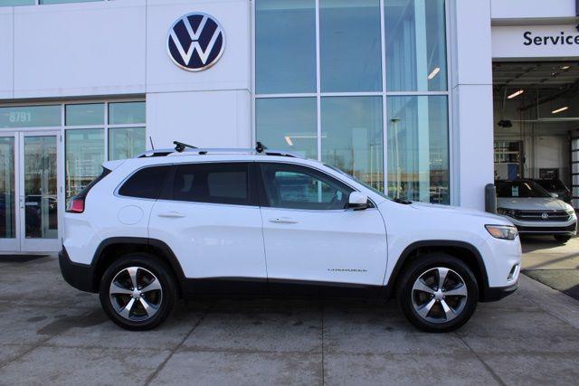 used 2019 Jeep Cherokee car, priced at $17,250