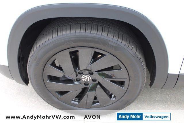 new 2025 Volkswagen Atlas car, priced at $45,900