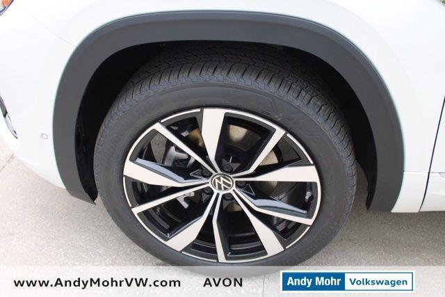 new 2025 Volkswagen Atlas car, priced at $53,825