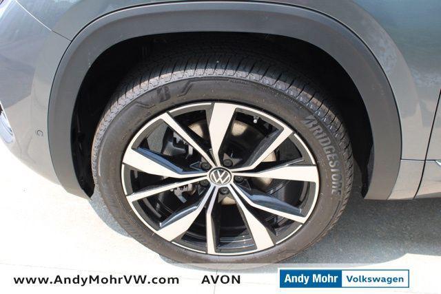 new 2025 Volkswagen Atlas car, priced at $51,668