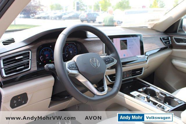 new 2025 Volkswagen Atlas car, priced at $51,668