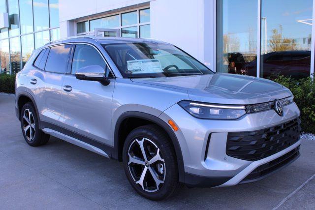 new 2025 Volkswagen Tiguan car, priced at $34,079