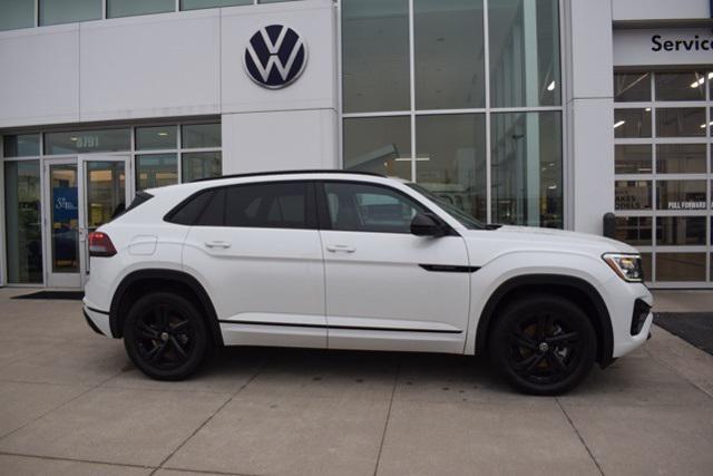 new 2025 Volkswagen Atlas Cross Sport car, priced at $49,212