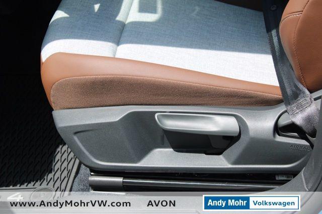new 2025 Volkswagen ID.4 car, priced at $40,720