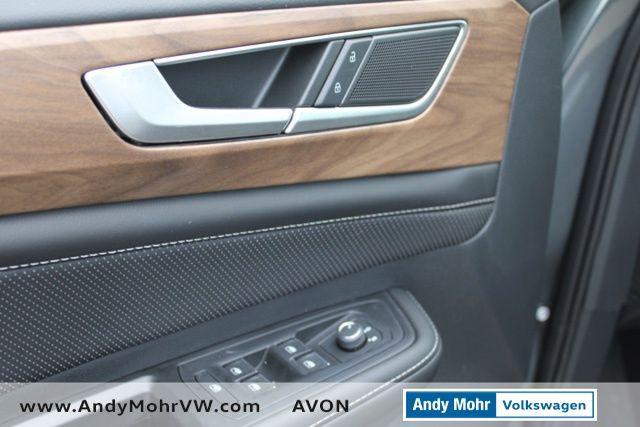 new 2025 Volkswagen Atlas car, priced at $43,183