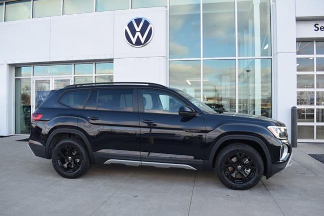 new 2024 Volkswagen Atlas car, priced at $47,027