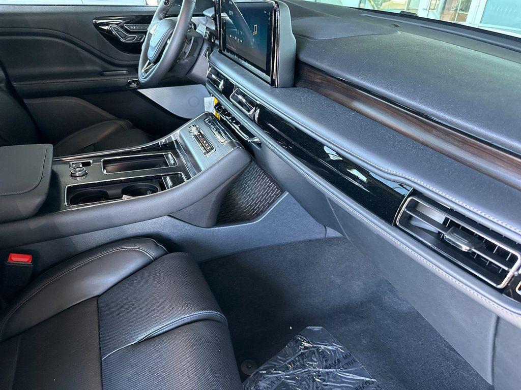 new 2025 Lincoln Aviator car, priced at $80,465