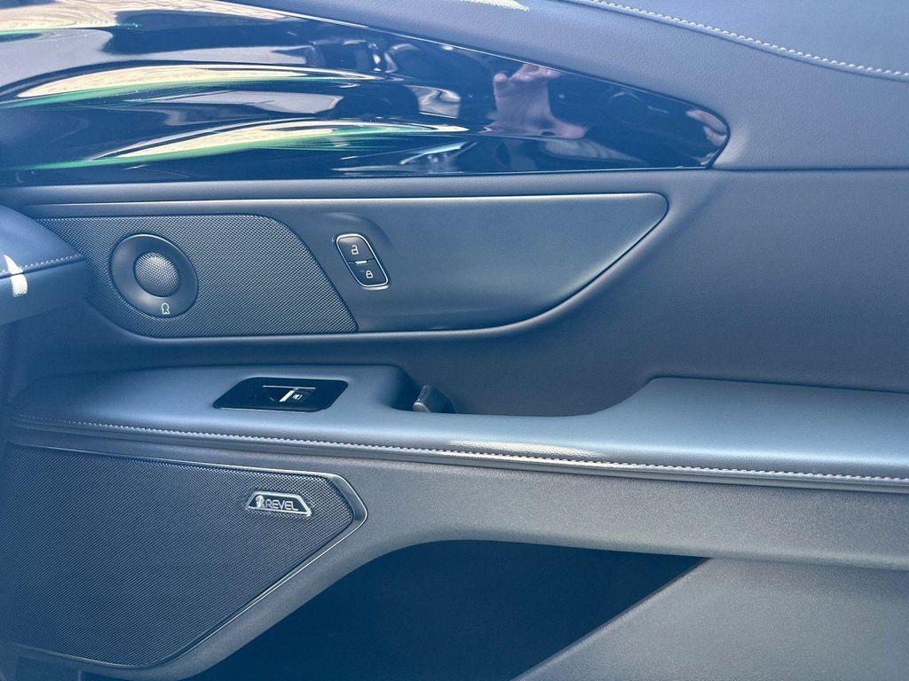 new 2025 Lincoln Nautilus car, priced at $68,525