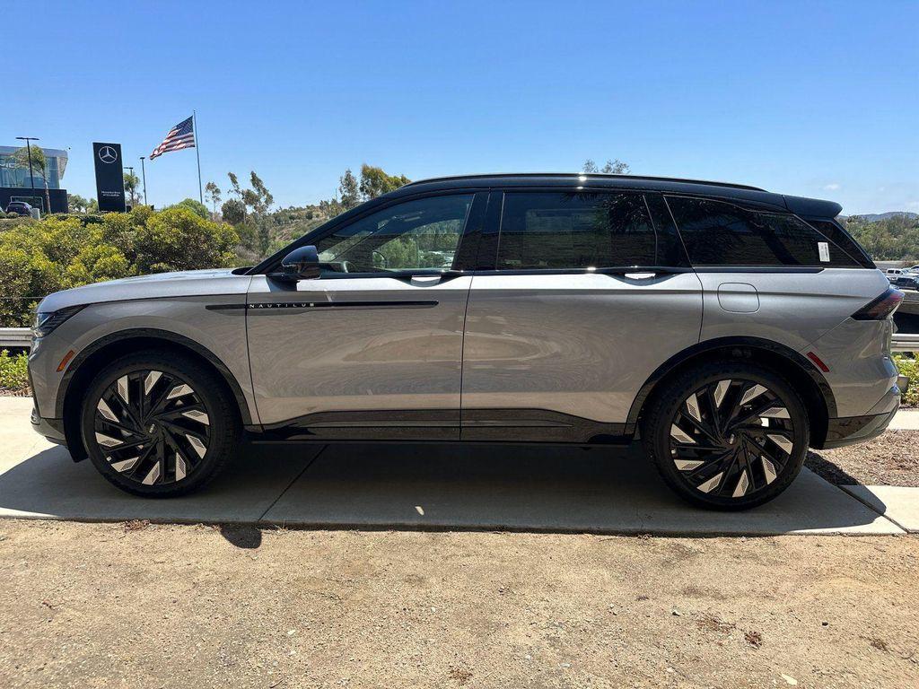 new 2025 Lincoln Nautilus car, priced at $68,525