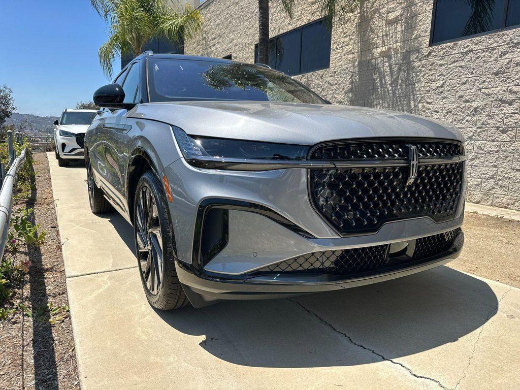 new 2025 Lincoln Nautilus car, priced at $68,525