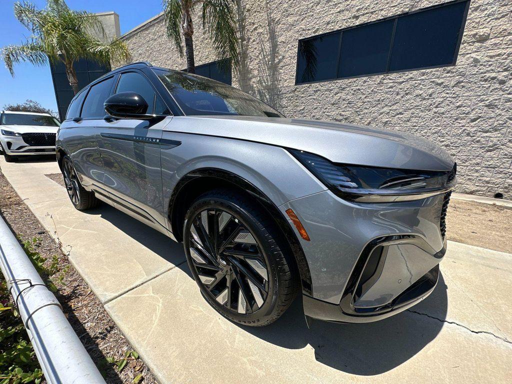 new 2025 Lincoln Nautilus car, priced at $68,525