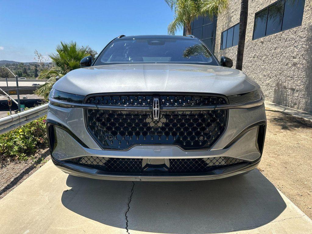 new 2025 Lincoln Nautilus car, priced at $68,525