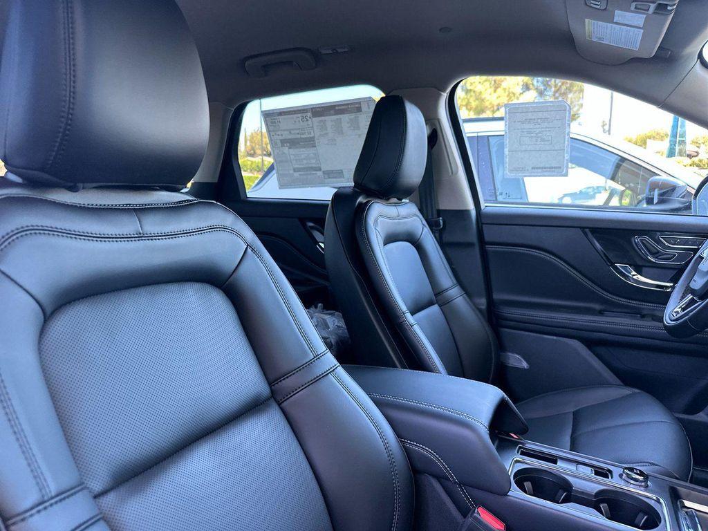 new 2025 Lincoln Corsair car, priced at $45,470