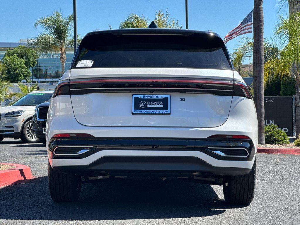 new 2025 Lincoln Nautilus car, priced at $68,275