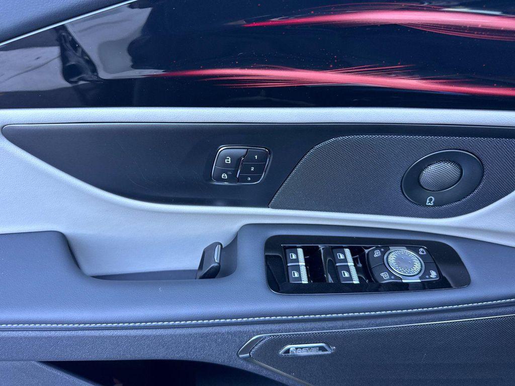 new 2025 Lincoln Nautilus car, priced at $68,275