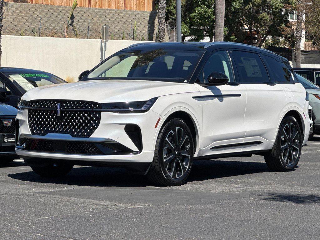 new 2025 Lincoln Nautilus car, priced at $68,275