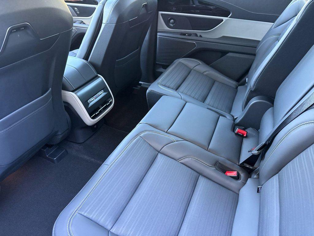 new 2025 Lincoln Nautilus car, priced at $68,275