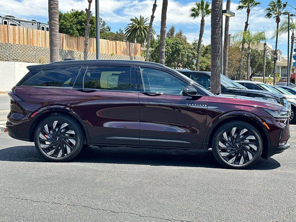 new 2025 Lincoln Nautilus car, priced at $68,525