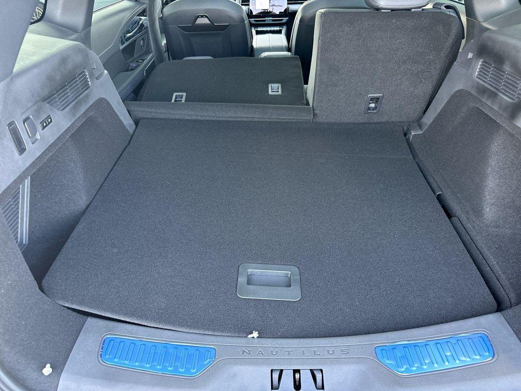 new 2025 Lincoln Nautilus car, priced at $68,525