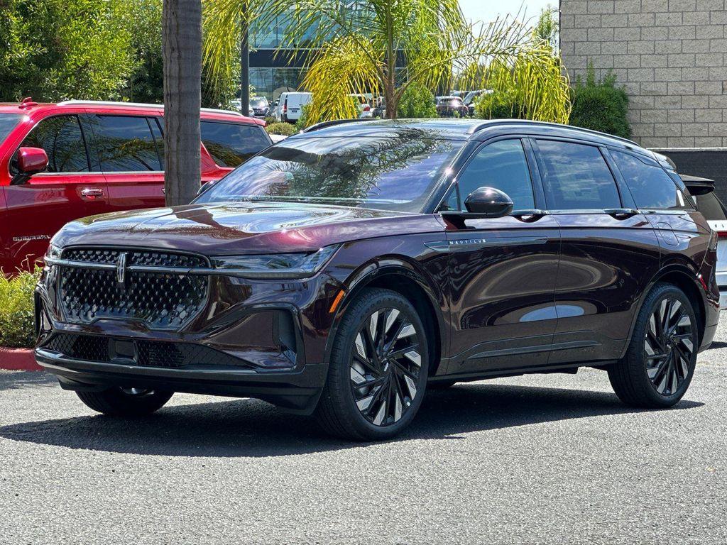new 2025 Lincoln Nautilus car, priced at $68,525