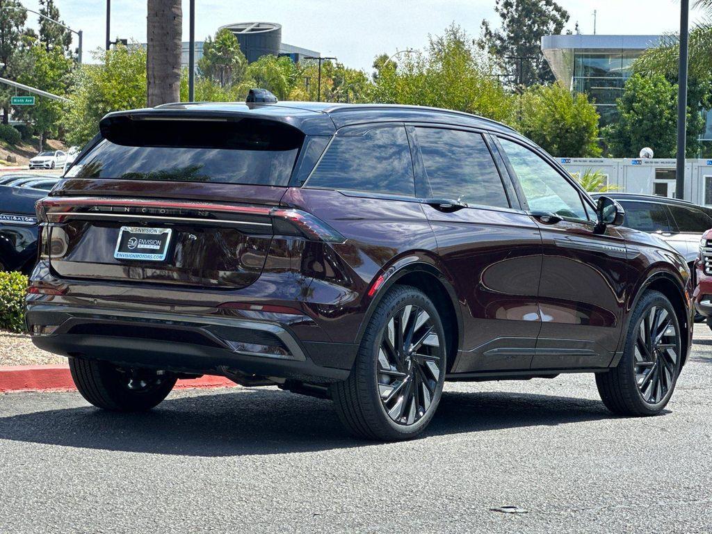 new 2025 Lincoln Nautilus car, priced at $68,525