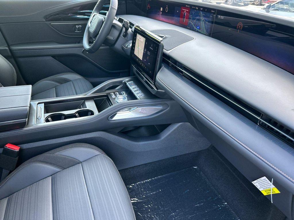 new 2025 Lincoln Nautilus car, priced at $68,525