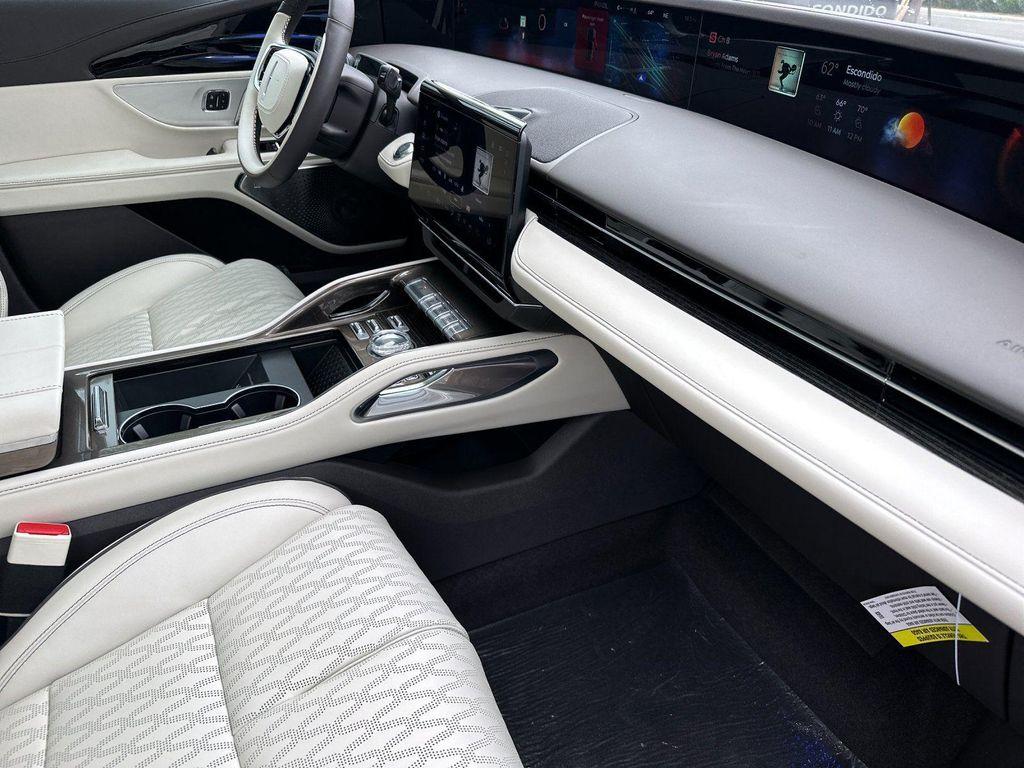 new 2025 Lincoln Nautilus car, priced at $81,395