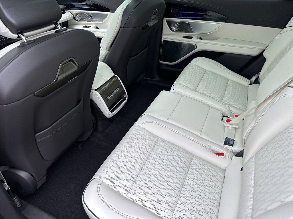 new 2025 Lincoln Nautilus car, priced at $81,395