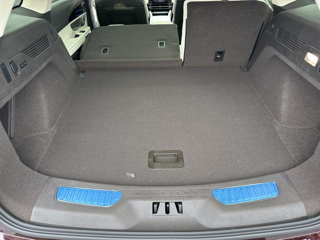 new 2025 Lincoln Nautilus car, priced at $81,395