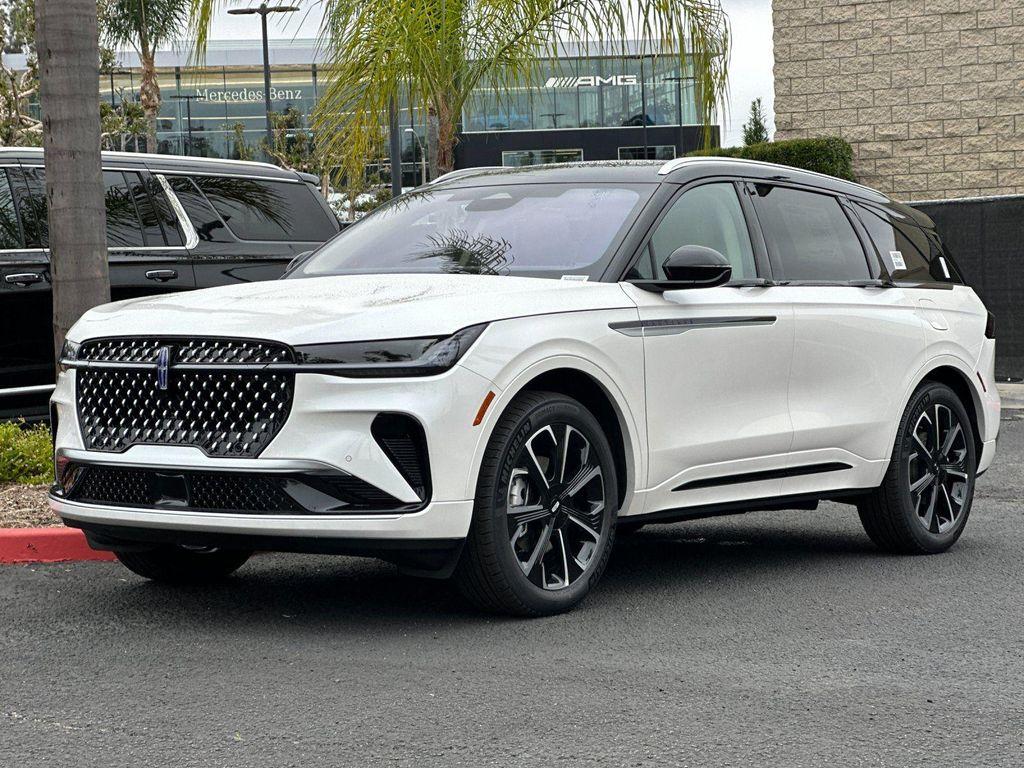 new 2025 Lincoln Nautilus car, priced at $66,205