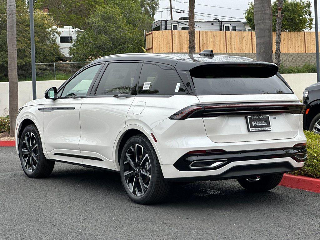 new 2025 Lincoln Nautilus car, priced at $66,205