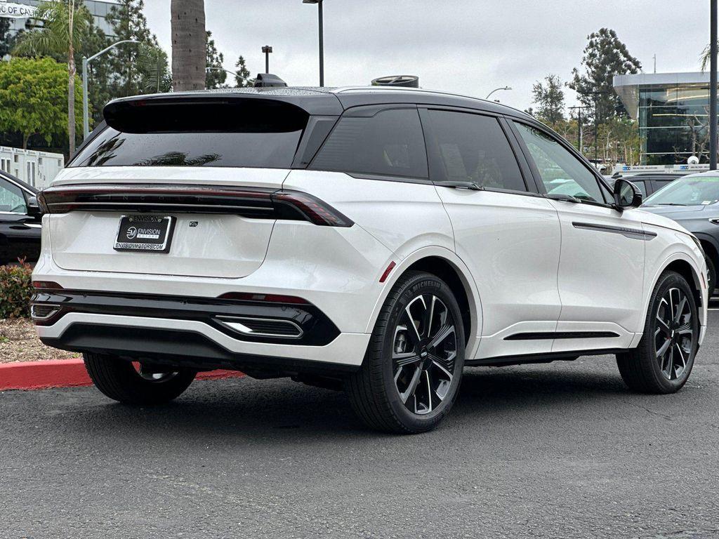 new 2025 Lincoln Nautilus car, priced at $66,205