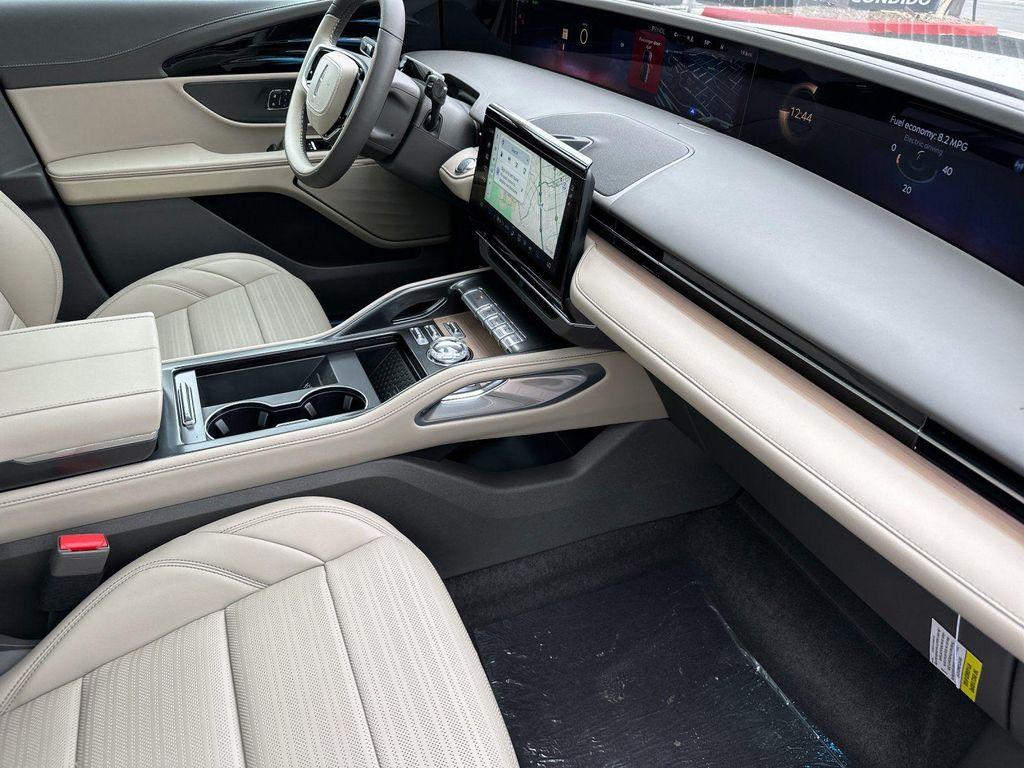 new 2025 Lincoln Nautilus car, priced at $66,205