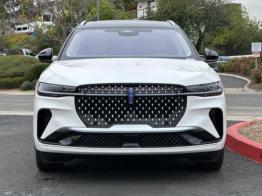 new 2025 Lincoln Nautilus car, priced at $66,205