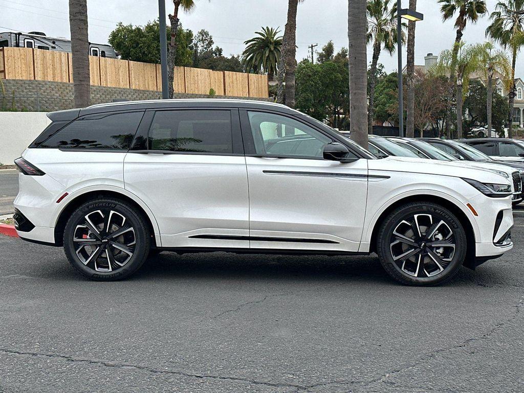 new 2025 Lincoln Nautilus car, priced at $66,205