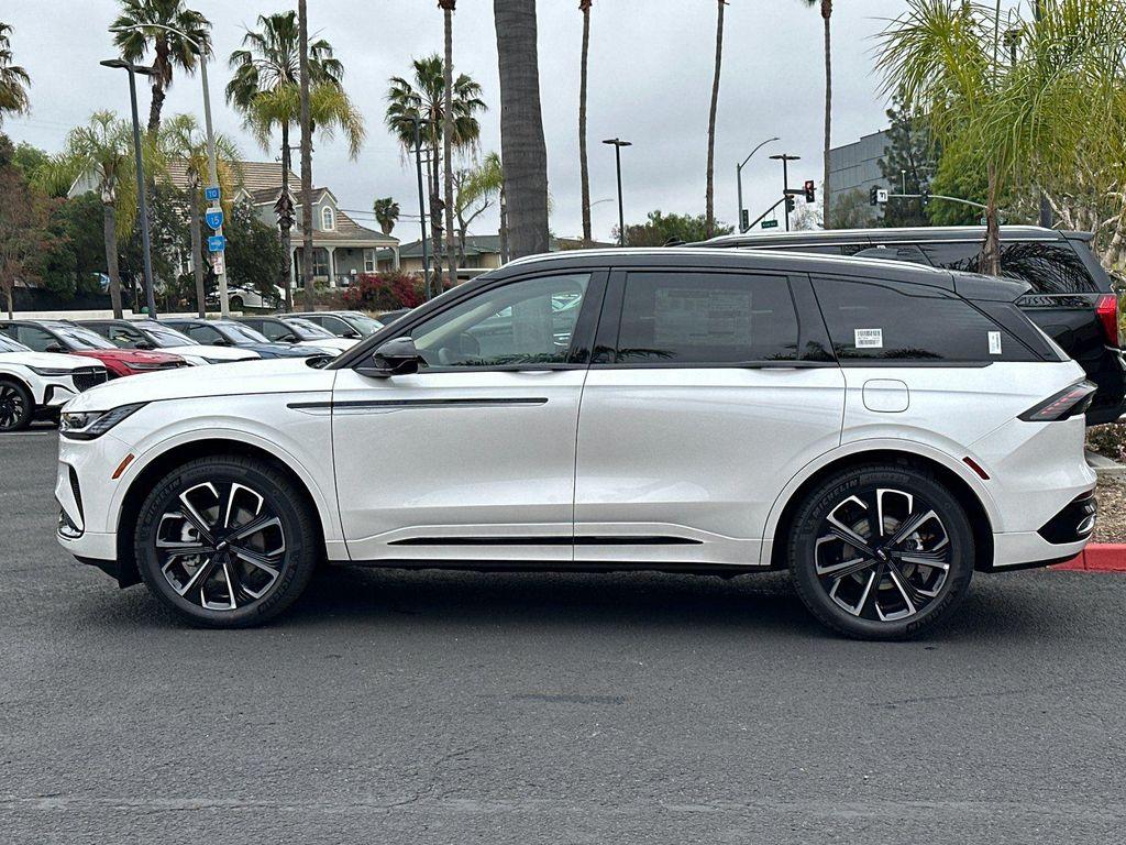 new 2025 Lincoln Nautilus car, priced at $66,205