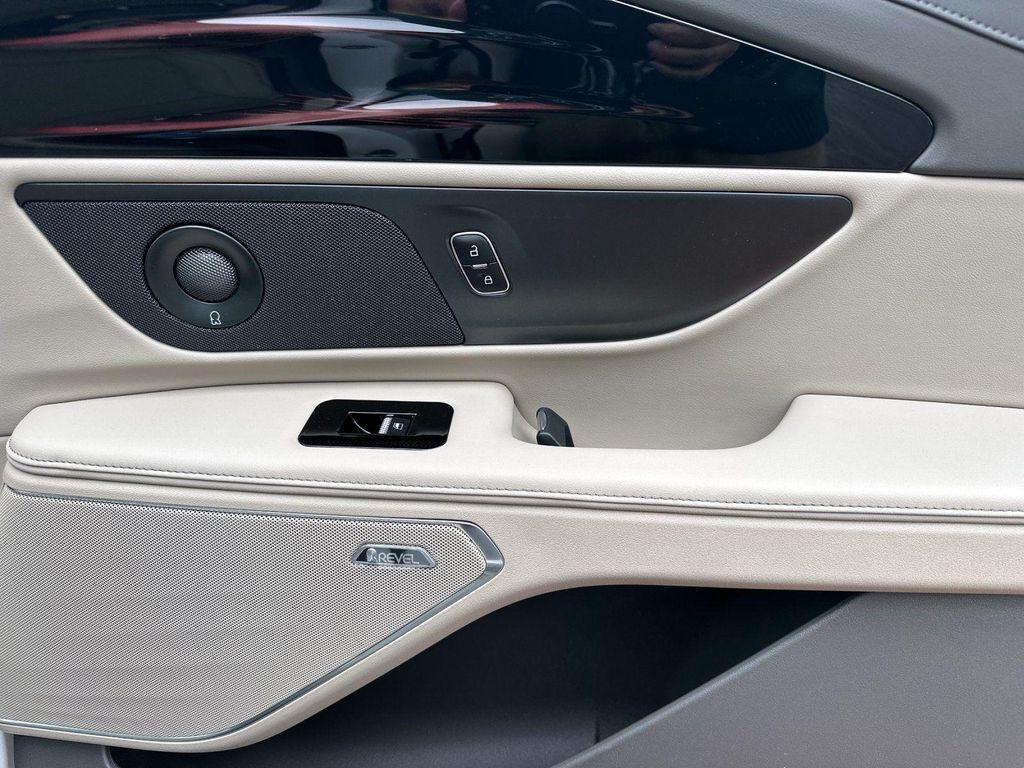 new 2025 Lincoln Nautilus car, priced at $66,205
