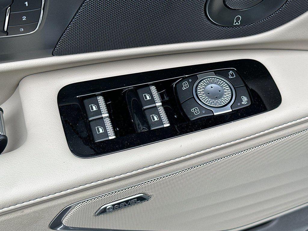 new 2025 Lincoln Nautilus car, priced at $66,205