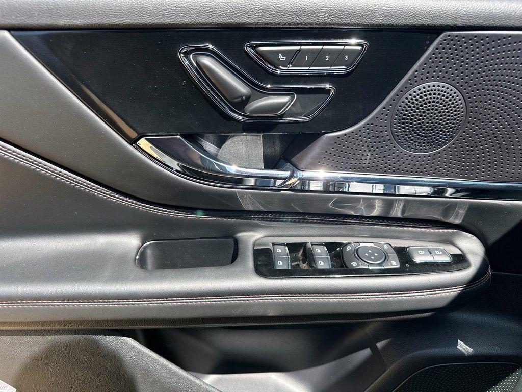 new 2025 Lincoln Corsair car, priced at $61,675