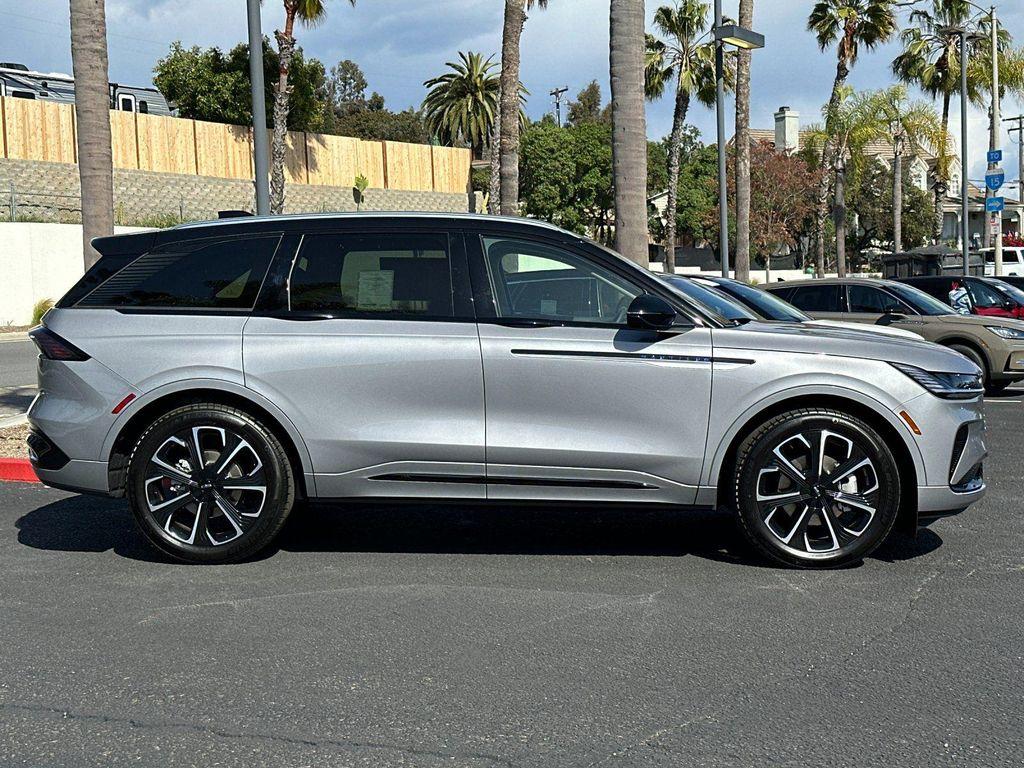 new 2025 Lincoln Nautilus car, priced at $65,205