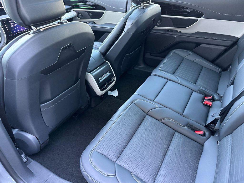 new 2025 Lincoln Nautilus car, priced at $65,205