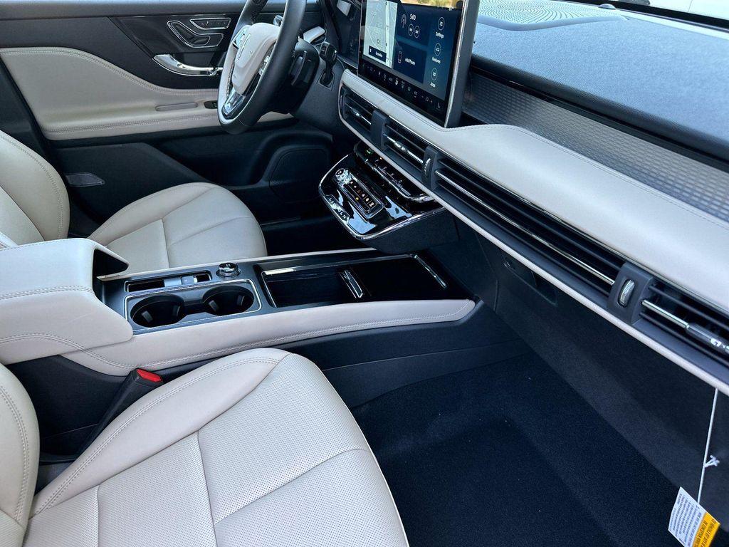 new 2025 Lincoln Corsair car, priced at $47,970