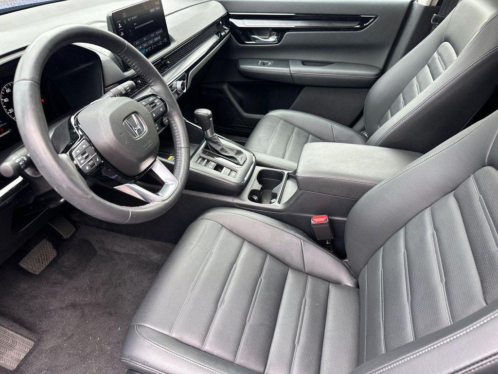 used 2025 Honda CR-V car, priced at $32,890