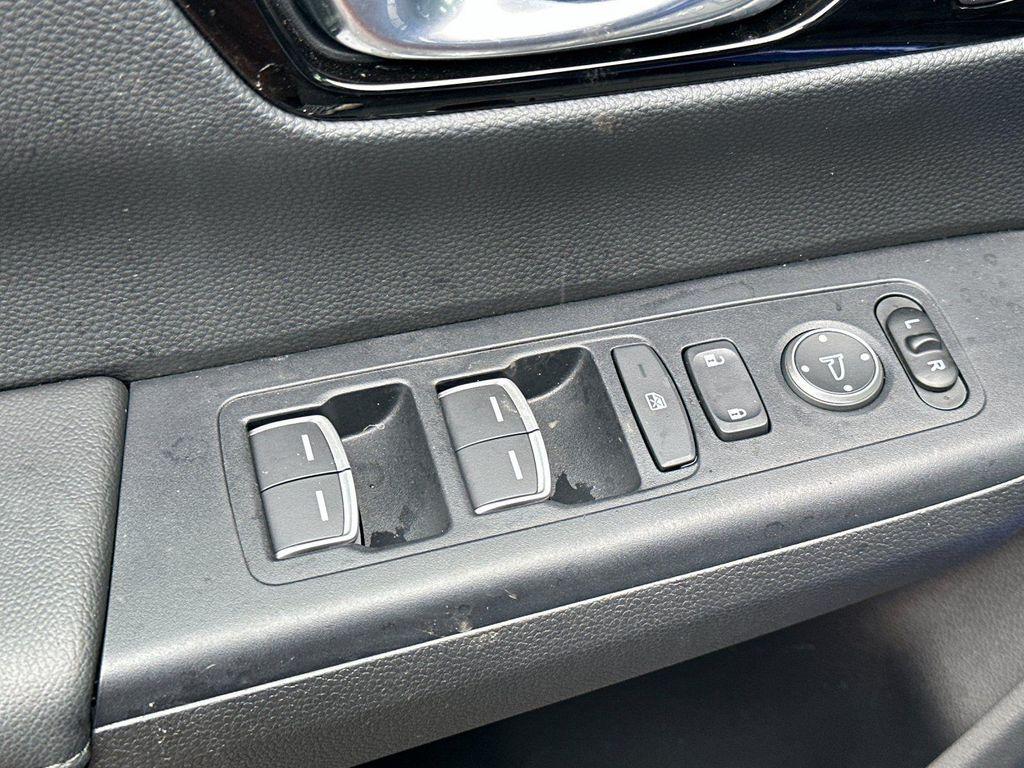 used 2025 Honda CR-V car, priced at $32,890