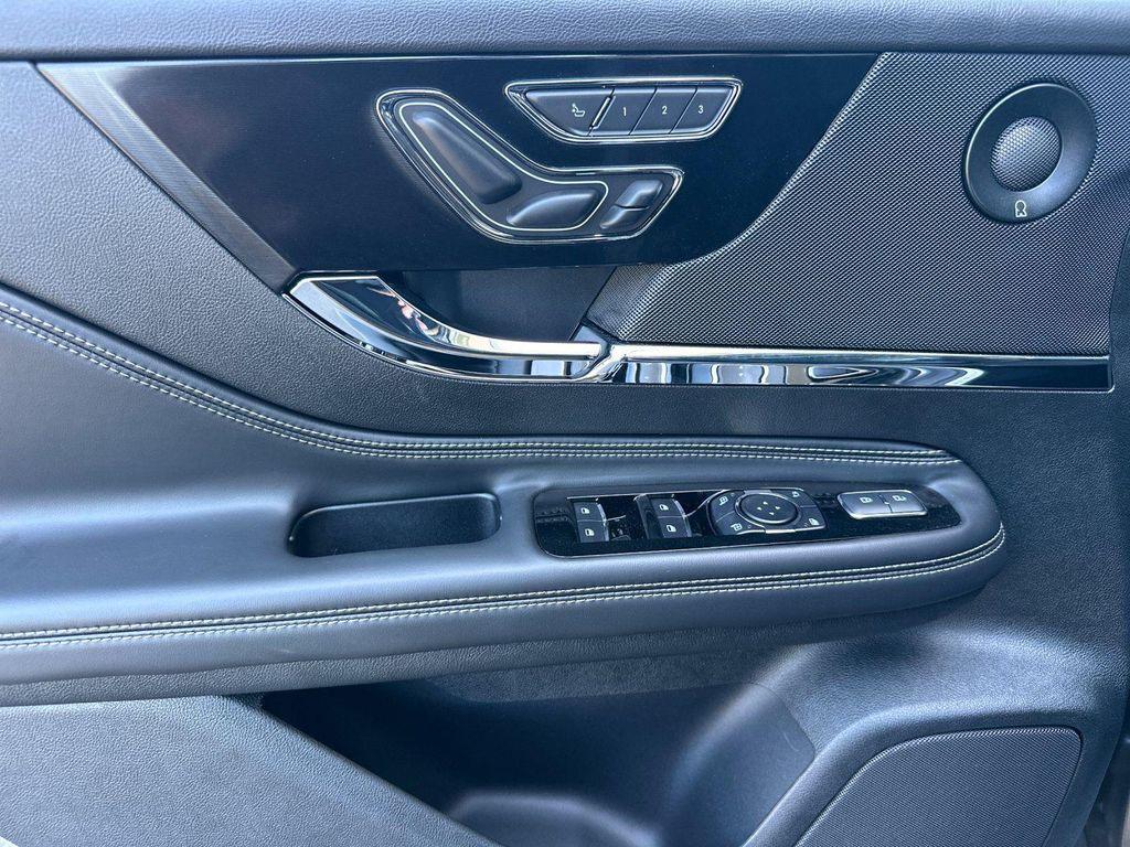 new 2025 Lincoln Corsair car, priced at $61,595